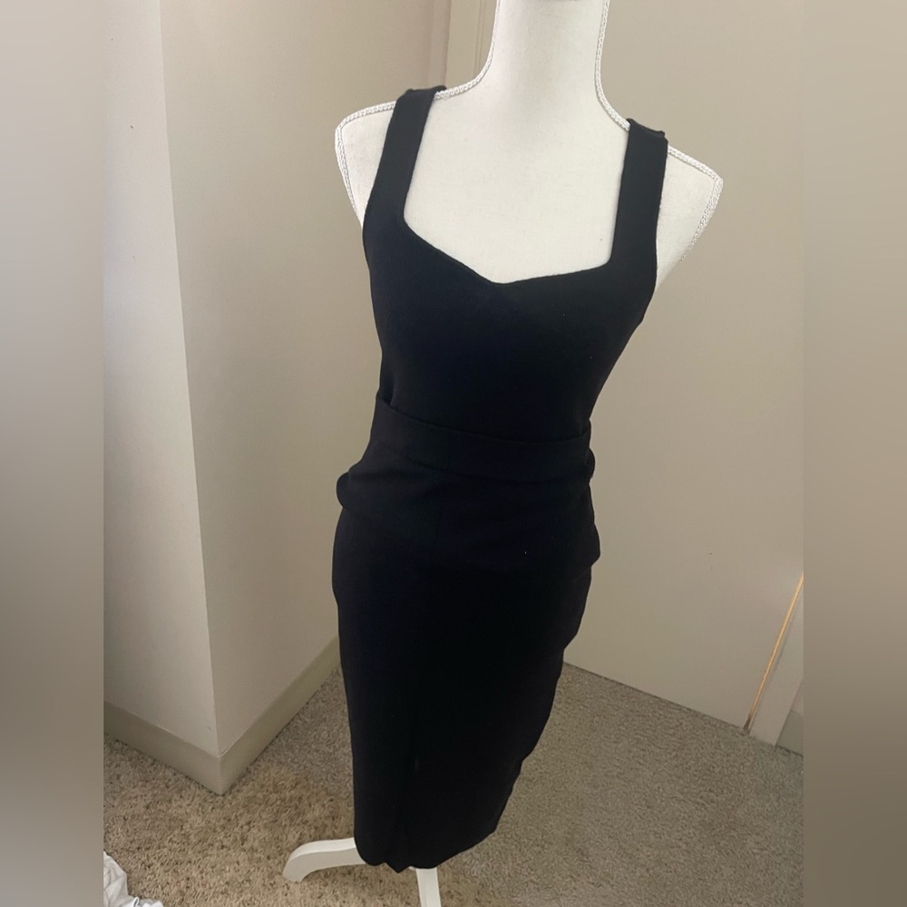 Black Sleeveless Sheath Dress for Cocktail Events